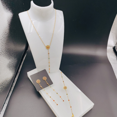Yeni Gelişi Moda Hatları En Yeni Altın Renkli Paslanmaz Çelik Kulaklık, Kolye, Bilezik Satırları Bayanlar İçin